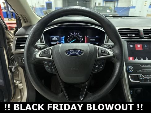 Used 2019 Ford Fusion SE image 17