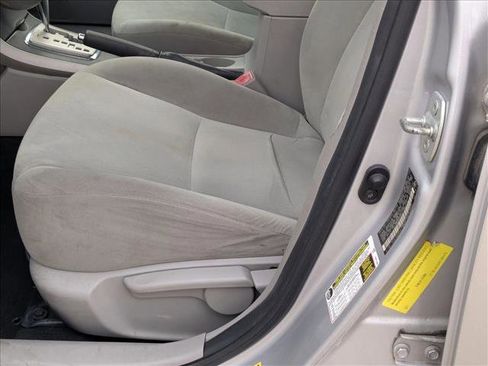 Used 2010 Toyota Corolla LE image 14