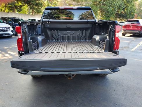 Used 2021 Chevrolet Silverado 1500 LT AWD/4WD image 12