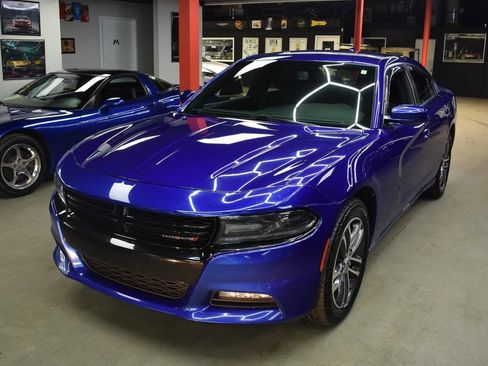 Used 2019 Dodge Charger SXT w/ Cold Weather Package image 1