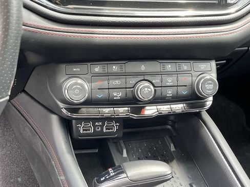 Used 2025 Dodge Durango R/T AWD/4WD image 33