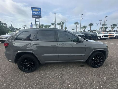 Used 2021 Jeep Grand Cherokee Laredo X AWD/4WD image 17