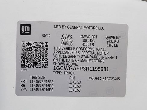 Used 2024 Chevrolet Express 2500 w/ Driver Convenience Package image 25