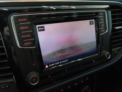 Used 2019 Volkswagen Beetle 2.0T SE image 19