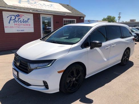 Used 2023 Honda Odyssey Sport image 1