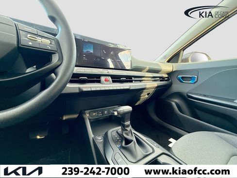 New 2025 Kia K4 LXS image 25