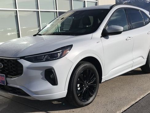 Certified 2025 Ford Escape ST-Line Elite image 3