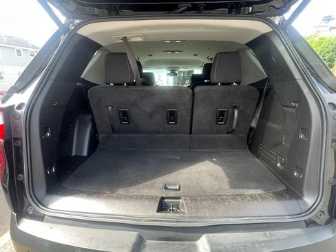 Used 2021 Chevrolet Traverse LT AWD/4WD image 10