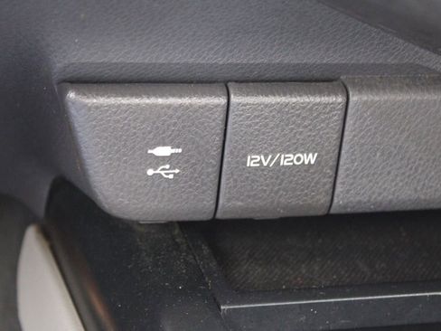 Used 2019 Toyota Camry SE image 36