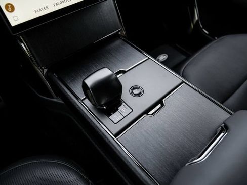 New 2026 Land Rover Range Rover SV AWD/4WD image 31