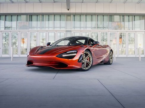Used 2024 McLaren 750S image 2