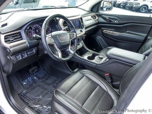 Used 2023 GMC Acadia Denali w/ Denali Technology Package FWD image 10