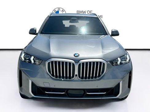 Used 2025 BMW X5 sDrive40i w/ Climate Comfort Package RWD image 2