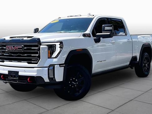 Used 2024 GMC Sierra 2500 AT4 w/ AT4 Premium Plus Package AWD/4WD image 2