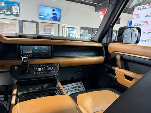 Used 2024 Land Rover Defender 110 X-Dynamic SE image 33