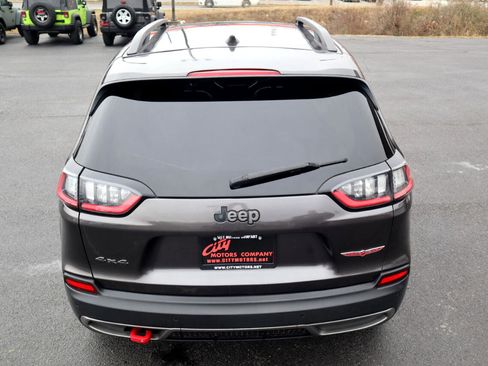 Used 2019 Jeep Cherokee Trailhawk image 8