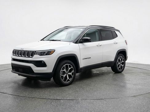 Used 2025 Jeep Compass Limited image 2