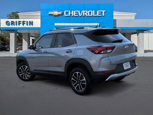 Used 2025 Chevrolet TrailBlazer LT AWD/4WD image 9