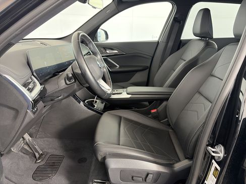 Used 2025 BMW X1 xDrive28i image 6