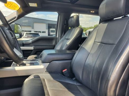 Used 2019 Ford F150 Lariat w/ Equipment Group 502A Luxury AWD/4WD image 5