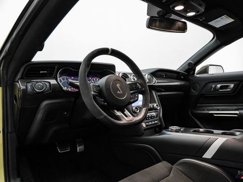 Used 2021 Ford Mustang Shelby GT500 w/ Carbon Fiber Track Pack image 34