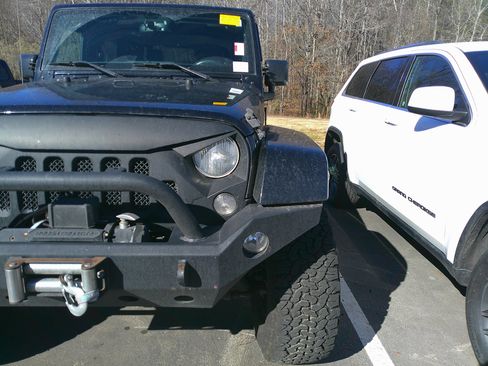 Used 2015 Jeep Wrangler Sahara w/ Connectivity Group image 11