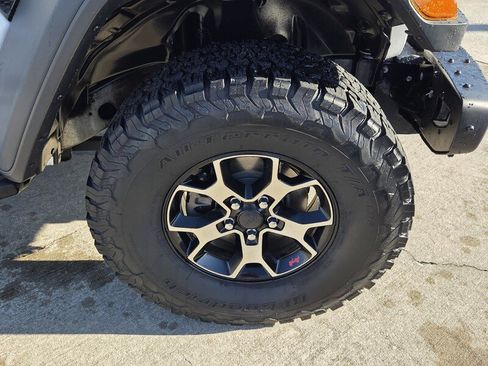 Certified 2018 Jeep Wrangler Unlimited Rubicon image 16