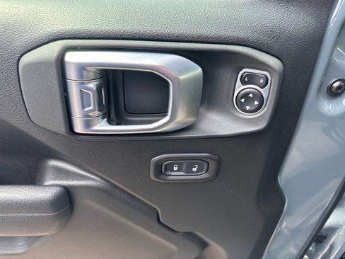 New 2026 Jeep Gladiator Sport AWD/4WD image 8