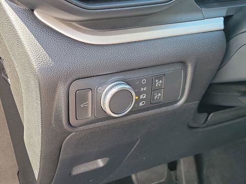 Used 2021 Ford Explorer XLT image 19