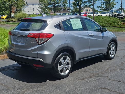 Used 2020 Honda HR-V LX image 2
