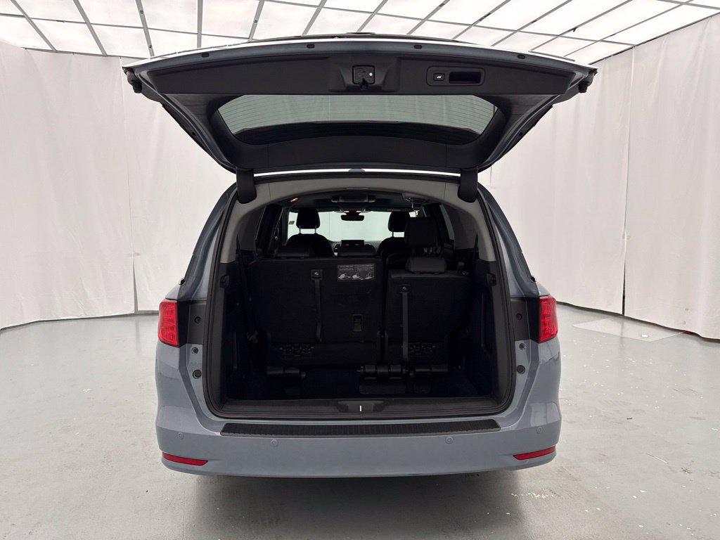 Used 2023 Honda Odyssey Touring image 11