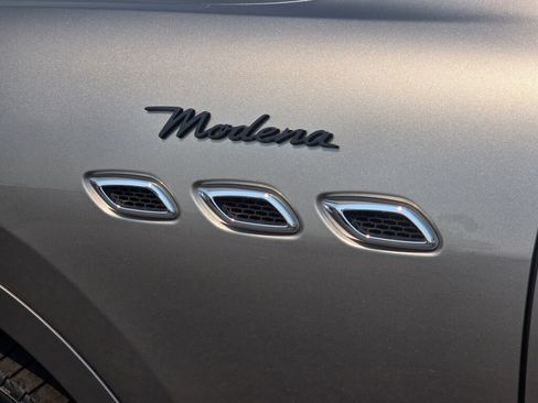 Used 2022 Maserati Levante Modena AWD/4WD image 13