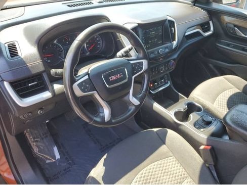 Used 2019 GMC Terrain SLE w/ Driver Convenience Package AWD/4WD image 8