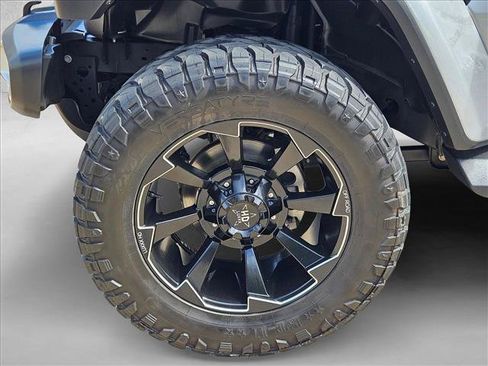 Used 2021 Jeep Wrangler Unlimited Sahara AWD/4WD image 23
