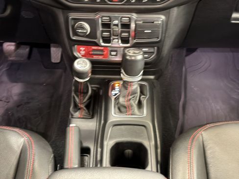 Used 2020 Jeep Wrangler Unlimited Rubicon AWD/4WD image 16