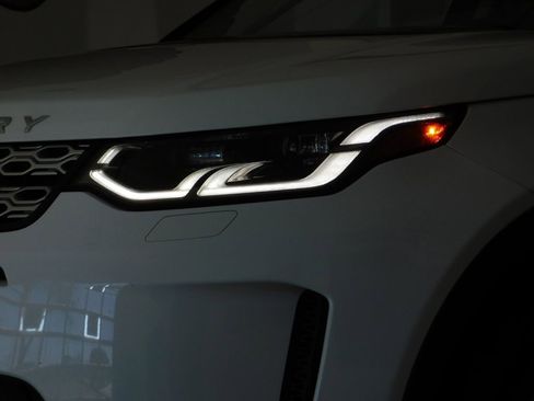 Used 2020 Land Rover Discovery Sport SE AWD/4WD image 10