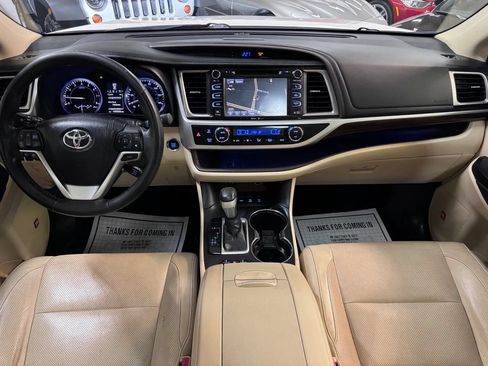 Used 2015 Toyota Highlander Limited Platinum AWD/4WD image 14