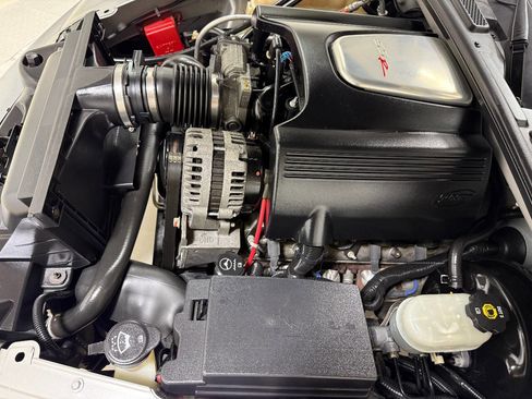 Used 2004 Chevrolet SSR w/ Preferred Equipment Group image 53