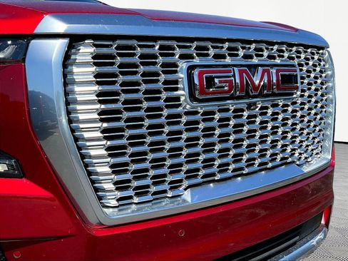 Used 2024 GMC Yukon Denali AWD/4WD image 30