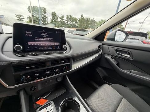 Used 2024 Nissan Rogue SV AWD/4WD image 26