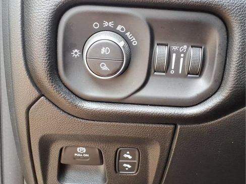 Used 2026 RAM 1500 Laramie AWD/4WD image 15