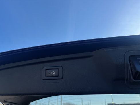 Used 2019 Subaru Outback 2.5i Premium image 10