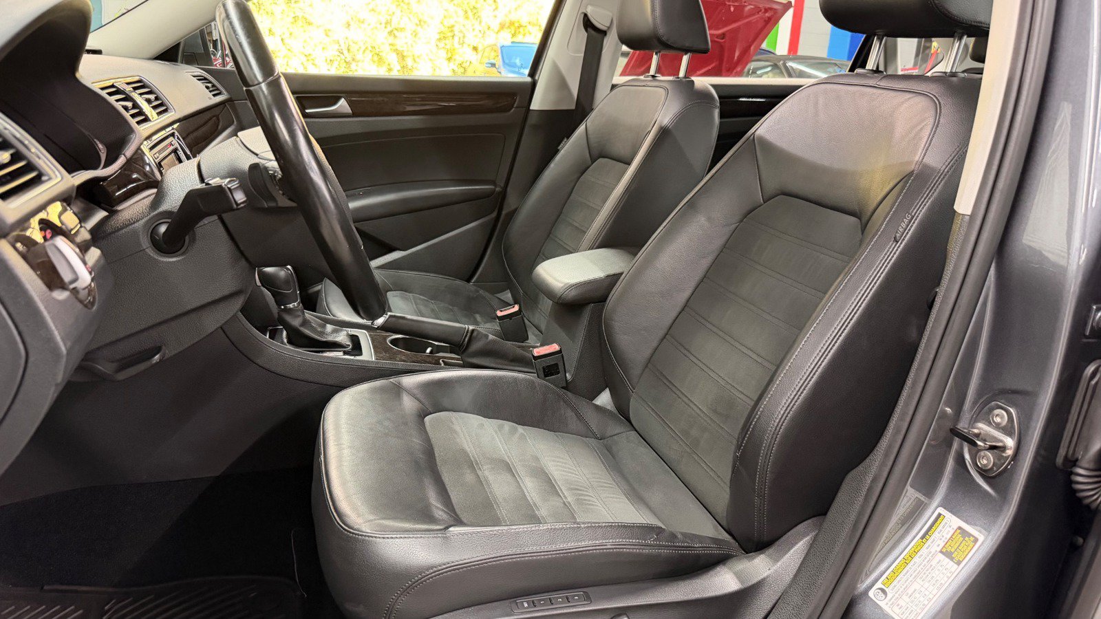 Used 2014 Volkswagen Passat 3.6 SEL Premium FWD image 27