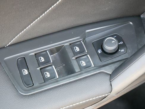 Certified 2024 Volkswagen Tiguan SE AWD/4WD image 19