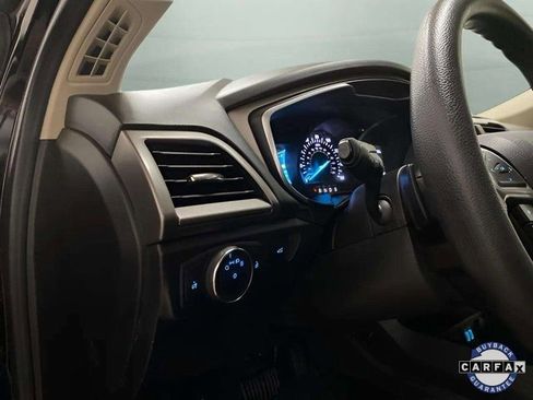 Used 2019 Ford Fusion SE image 28