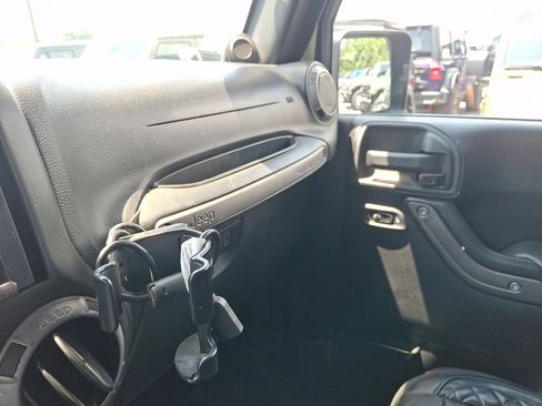 Used 2012 Jeep Wrangler Sport AWD/4WD image 29
