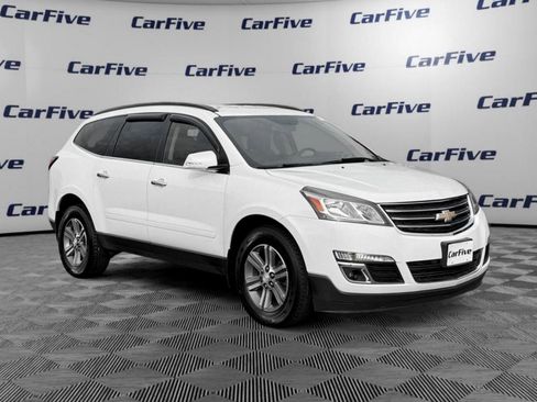 Used 2017 Chevrolet Traverse LT image 8