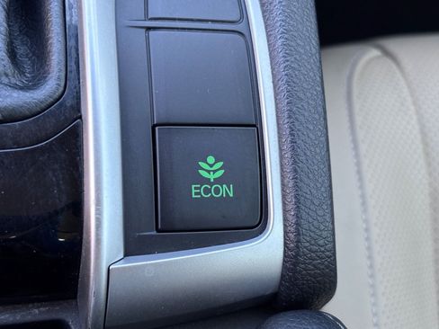 Certified 2019 Honda Civic Touring image 31