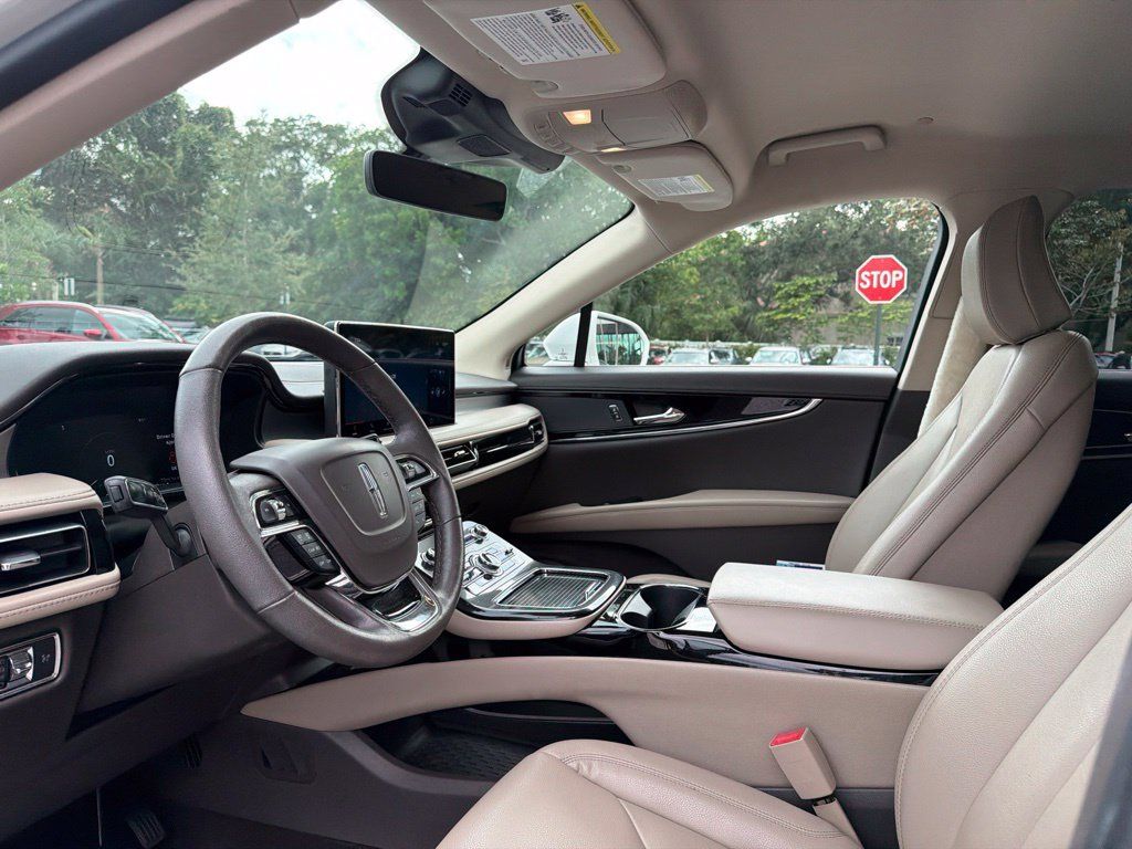 Used 2022 Lincoln Nautilus FWD image 16