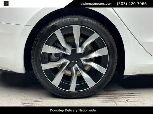 Used 2024 Tesla Model 3 Standard Range image 33
